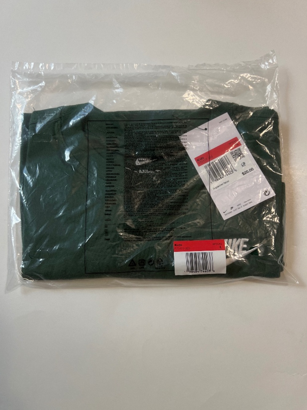 NWT Nike Sportswear Big Kids T-shirt Fir Size L